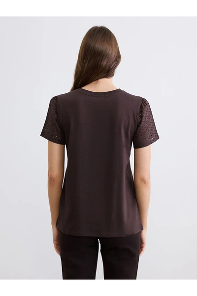 LC Waikiki Καφέ μπλούζα με ανοιχτό λαιμόκοψη και διάτρητο σχέδιο