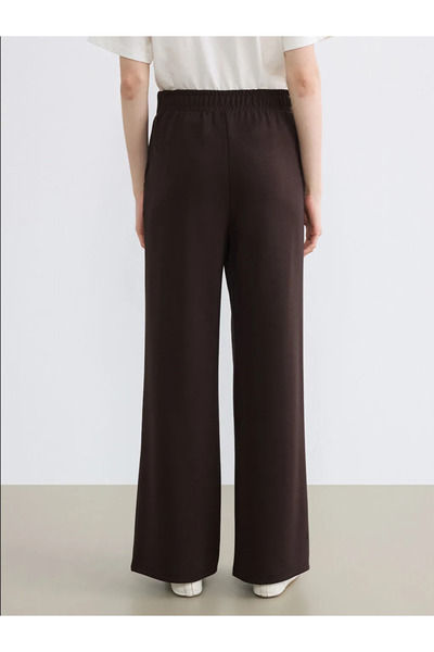 LC Waikiki Γυναικείο παντελόνι αθλητικό καφέ με ελαστική μέση, απαλό στο περι...