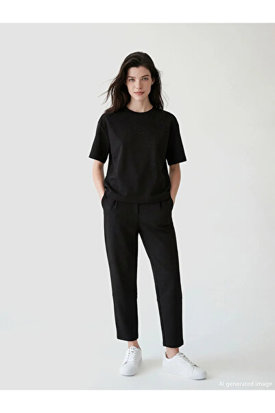 LC Waikiki Μαύρο γυναικείο παντελόνι φόρμας με ελαστική μέση και πιέτες