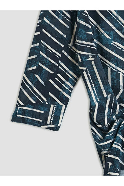 LC Waikiki Μπλούζα με μοτίβο με λαιμόκοψη σε μπλε ναυτικό