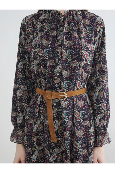 LC Waikiki Μαύρο φόρεμα σιφόν με ψηλό γιακά και ζώνη