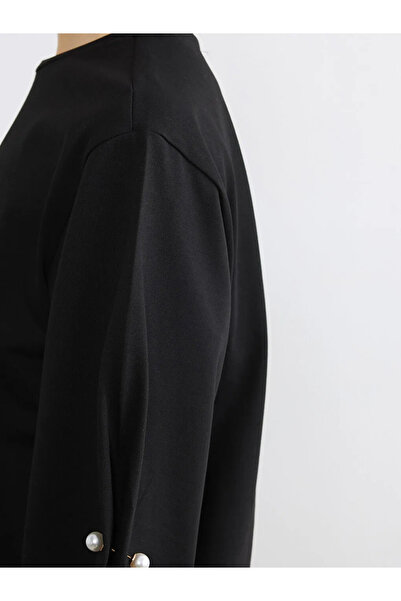 LC Waikiki Μαύρη μπλούζα με λεπτομέρεια από πέρλες και λαιμόκοψη ποδηλάτου