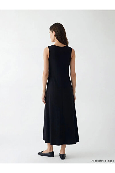 LC Waikiki Μαύρη επένδυση για γυναικείο φόρεμα με λαιμόκοψη ποδηλάτου