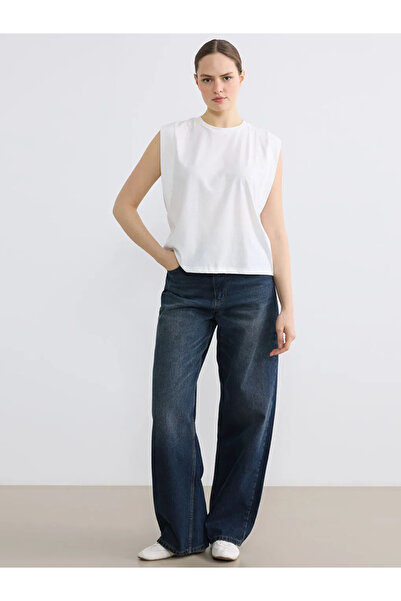 LC Waikiki Λευκή αμάνικη μπλούζα με λαιμόκοψη