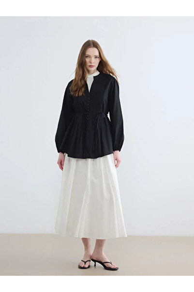 LC Waikiki Μαύρη μπλούζα με κορδόνι στο λαιμό και σούρες