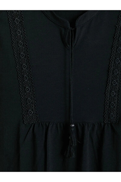 LC Waikiki Μαύρη μπλούζα με κεντημένο γιακά και δέσιμο με κορδόνια