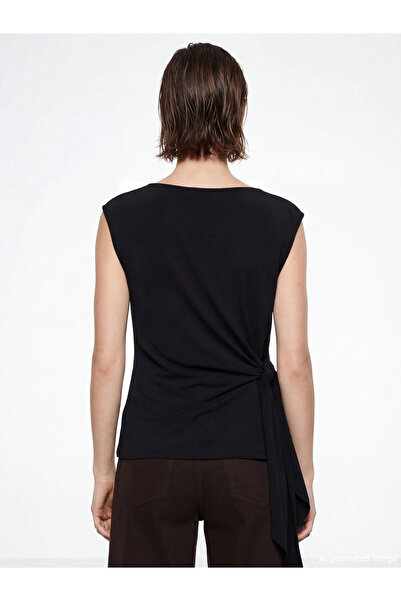 LC Waikiki Μαύρη μπλούζα με ντραπέ γιακά και κορδόνια