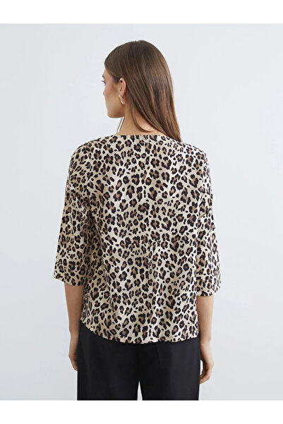 LC Waikiki Μπλούζα μπεζ με λεοπάρ σχέδιο και ανοιχτό γιακά