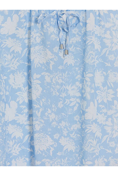 LC Waikiki Μπλε μπλούζα με λουλούδια στο λαιμό Με δέσιμο