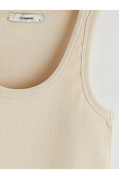 LC Waikiki Γυναικείο μπλουζάκι με λαιμόκοψη σε μπεζ χρώμα