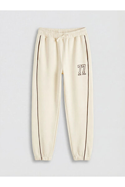 LC Waikiki Αγορίστικο παντελόνι φόρμας με στάμπα Ecru New York