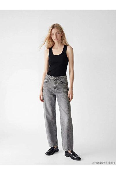 LC Waikiki Μαύρο γυναικείο φανελάκι με λαιμόκοψη U και ραβδώσεις