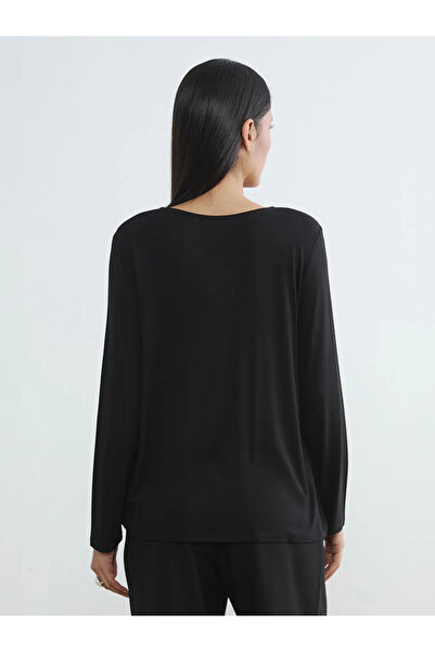 LC Waikiki Μαύρη μπλούζα με λεπτομέρεια παραθύρου στον λαιμό