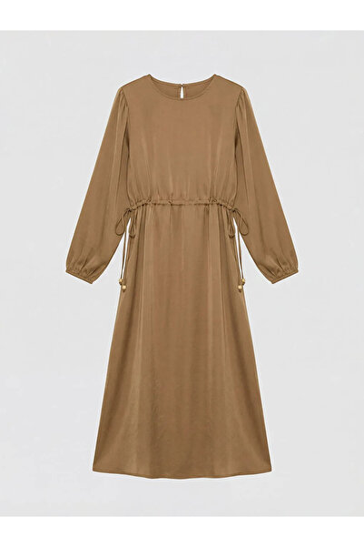 LC Waikiki Μπεζ φόρεμα με λαιμόκοψη ποδηλάτου και εφαρμογή στη μέση