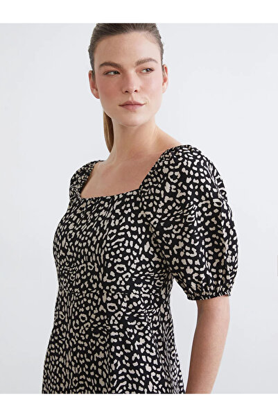 LC Waikiki Μαύρο φόρεμα με τετράγωνο λαιμόκοψη και μανίκια με μπαλόνι, που εφ...