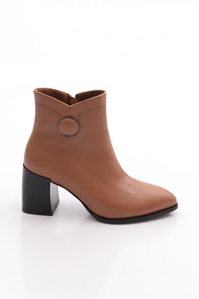 DGN 905 Γυναικείες μπότες με τακούνι και αξεσουάρ