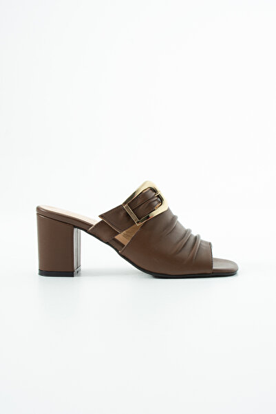 dericia shoes شبشب نسائي من الجلد الطبيعي من ليجاسي بكعب سميك ولون بني مطوي