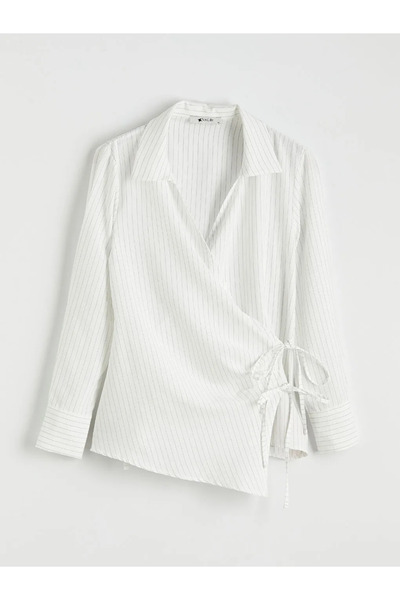 LC Waikiki Λευκό γυναικείο πουκάμισο με διπλό στήθος και λεπτομέρεια δεσίματο...