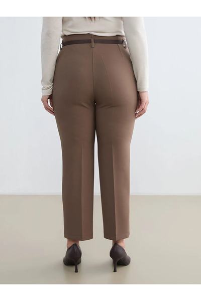 LC Waikiki Καφέ Παντελόνι Γυναικείο Μεγάλο Μέγεθος με Ζώνη και Κοπή Καρότο