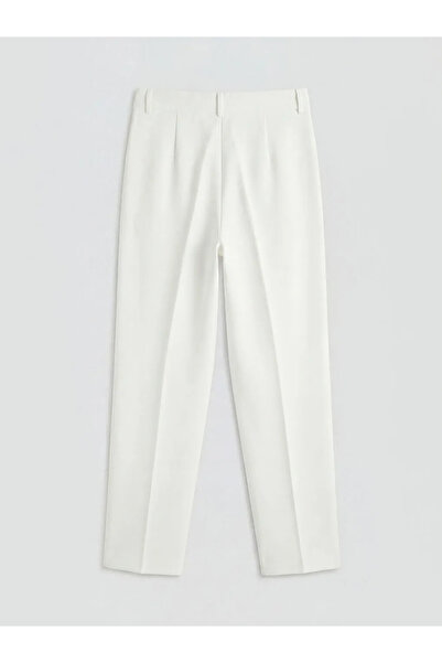 LC Waikiki Γυναικείο παντελόνι από ύφασμα με πιέτες σε λευκό χρώμα και σχέδιο...