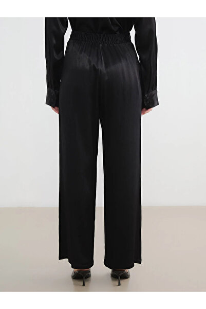 LC Waikiki Μαύρο γυναικείο παντελόνι με ελαστική μέση