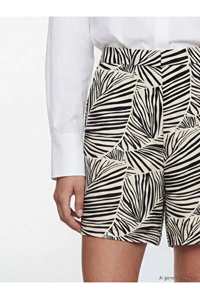 LC Waikiki Μαύρο γυναικείο σορτς με ψηλόμεσο σχέδιο ζέβρας