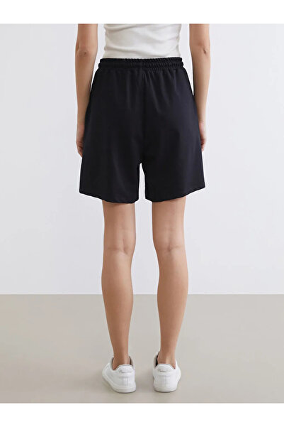 LC Waikiki Μαύρο γυναικείο σορτς με ελαστική μέση