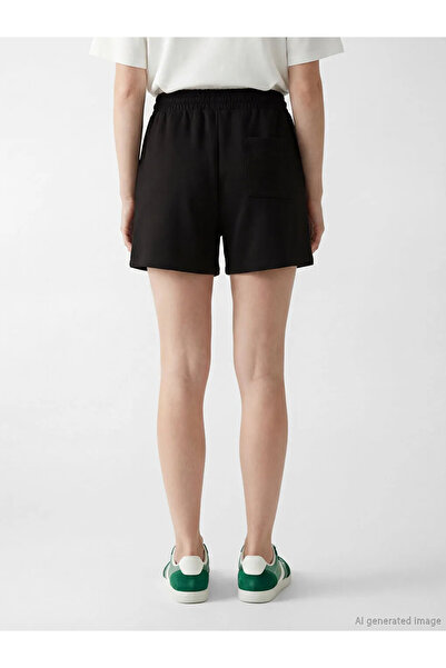 LC Waikiki Μαύρο γυναικείο σορτς με ελαστική μέση και απαλή υφή