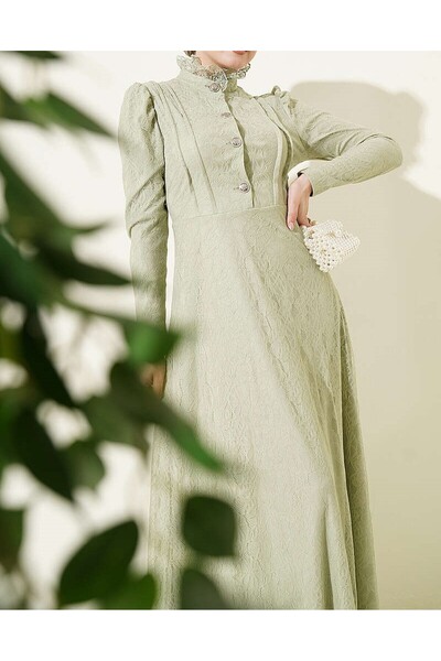 Lavanta Tekstil Βραδινό φόρεμα με δαντέλα και μισό κουμπί στον ώμο