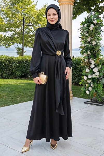 InStyle Μαύρο σατέν φόρεμα με σταυρωτή αλλεργιολογική καρφίτσα