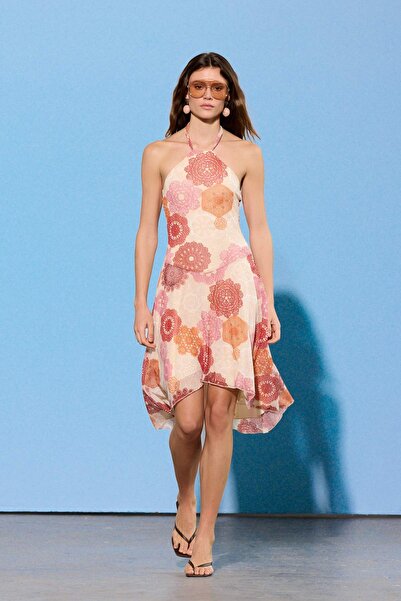 Συλλογή Trendyol Περιορισμένης Έκδοσης Φόρεμα Πλεκτό από Τούλι με Σχέδιο Σάλι...