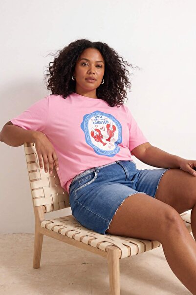 Trendyol Curve Μπλουζάκι με στάμπα ροζ καβούρι, χαλαρή εφαρμογή, πλεκτό, μεγά...