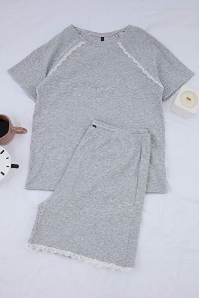 Trendyol Curve Σετ πιτζάμες με λεπτομέρεια από γκρι δαντέλα, μεγάλο μέγεθος T...