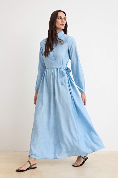 Συλλογή Trendyol Ανοιχτό μπλε υφαντό φόρεμα & ολόσωμη φόρμα Χιτζάμπ TCTSS26EB...