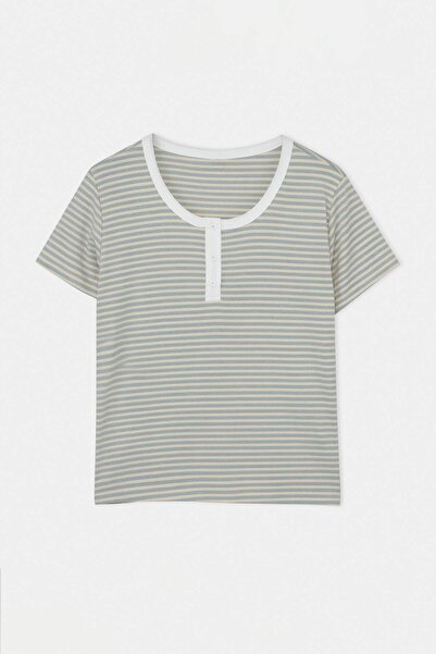 Trendyol Curve Κίτρινο-μπλε ριγέ πλεκτή μπλούζα με κουμπιά και λαιμόκοψη πισί...