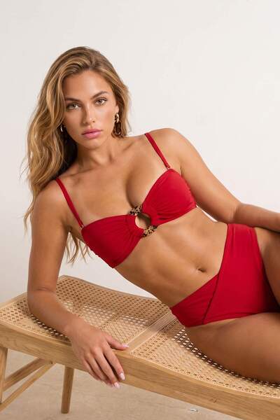 Συλλογή Trendyol Κόκκινο Μπραλέτ με Λεπτομέρεια Αξεσουάρ και Κάλυψη, Βασικό Τ...