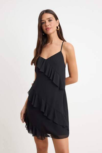 Συλλογή Trendyol Μαύρο φόρεμα με βολάν και επένδυση από σιφόν, μίνι υφαντό TW...