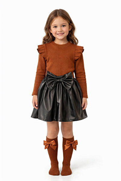 özge başaran Σετ κάλτσες καφέ Badi Heart με δερμάτινη φούστα βολάν ώμου για κ...