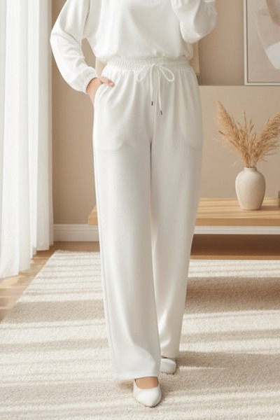 Modamorfo Παντελόνι με διπλές τσέπες, ελαστική μέση και λεπτομέρεια από κορδό...