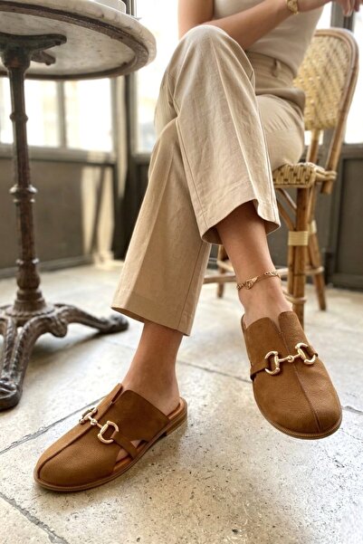 Fox Shoes U944150403 Γυναικείες παντόφλες από γνήσιο δέρμα Tan με κλειστή μπρ...