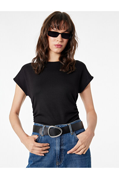 Koton Μπλουζάκι με κοντό μανίκι και λαιμόκοψη ποδηλάτου, στενή εφαρμογή και κ...