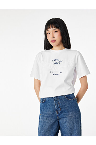 Koton Βαμβακερό κοντομάνικο μπλουζάκι με λαιμόκοψη ποδηλάτου και λεπτομέρεια ...