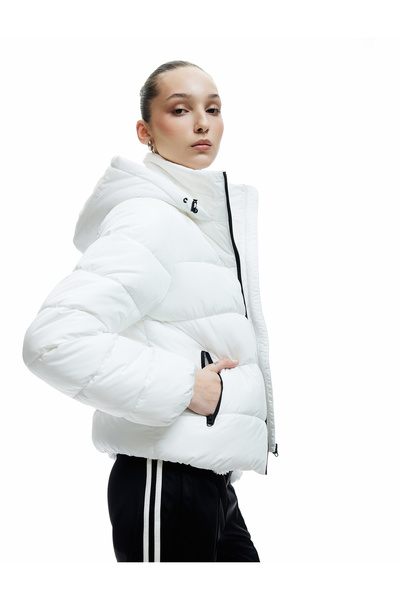 Koton με κουκούλα Μακρυμάνικο πουπουλένιο παλτό με τσέπες με φερμουάρ από ψεύ...