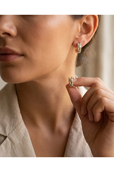 Siya Silver أقراط Xoxo من حجر الزركون الصلب