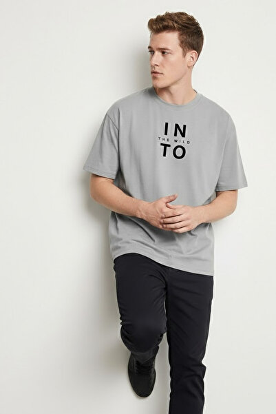COMBİNE MİCHAİL Ανδρικό μπλουζάκι Into The WILD με τύπωμα σε χαλαρή γραμμή, γ...