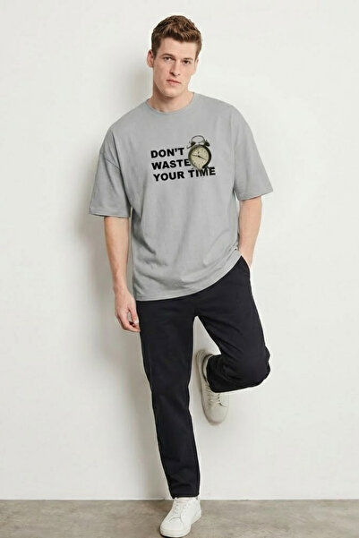 COMBİNE MİCHAİL Ανδρικό μπλουζάκι με στάμπα  "Don't Waste Time " σε γκρι χρώμα