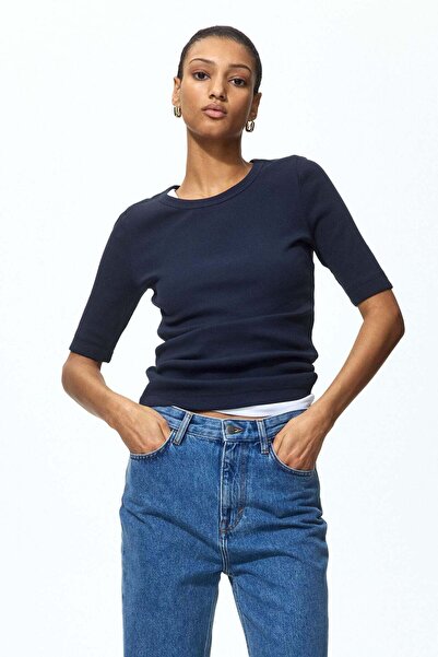 H&M بلوزة من مزيج الحرير مضلّع