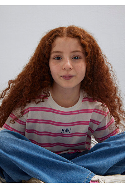 Mavi Ecru-T-Shirt mit Logo-Print, lockerer Schnitt / bequemer Schnitt 7610387...