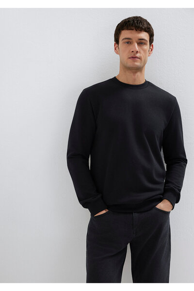 Mavi Schwarzes Sweatshirt mit Rundhalsausschnitt 0S10457-900