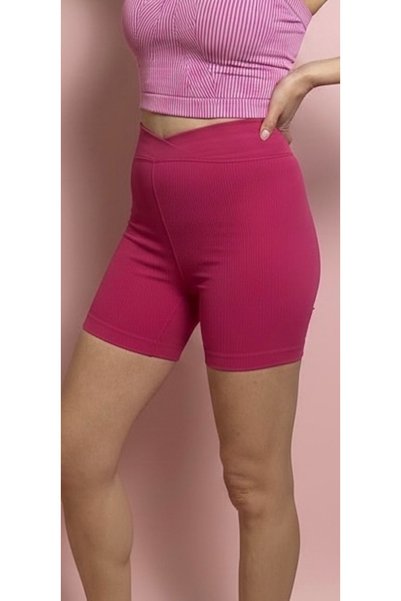 satya Fuchsia Seamless Ribbed Short Biker Leggings